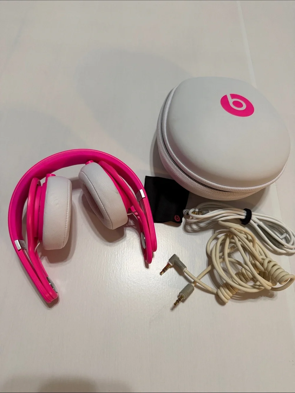 Beats by Dr. Dre MIXR Neon Pink Over the Head DJ Headphones DISCONTINUED Rare